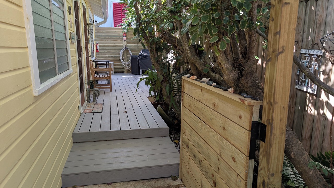 Photo of Patio Balcony in Uptown - Upper Duval
