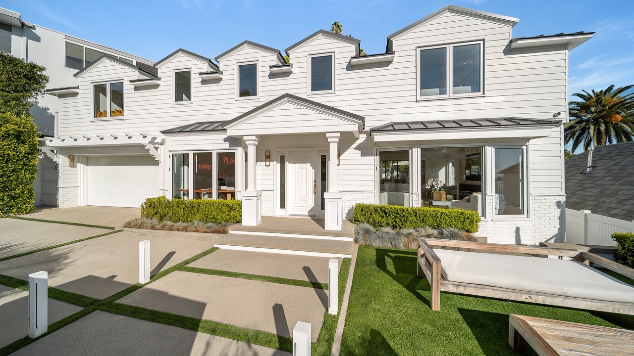 Photo of Outdoor in Hollywood Hills West