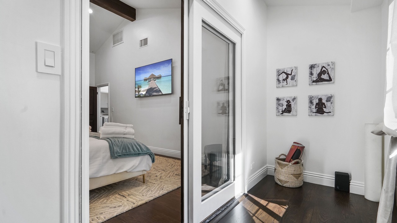 Photo of Bedroom in Beverly Glen