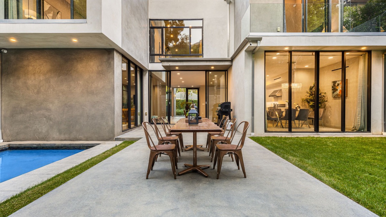 Photo of Outdoor in Beverly Hills