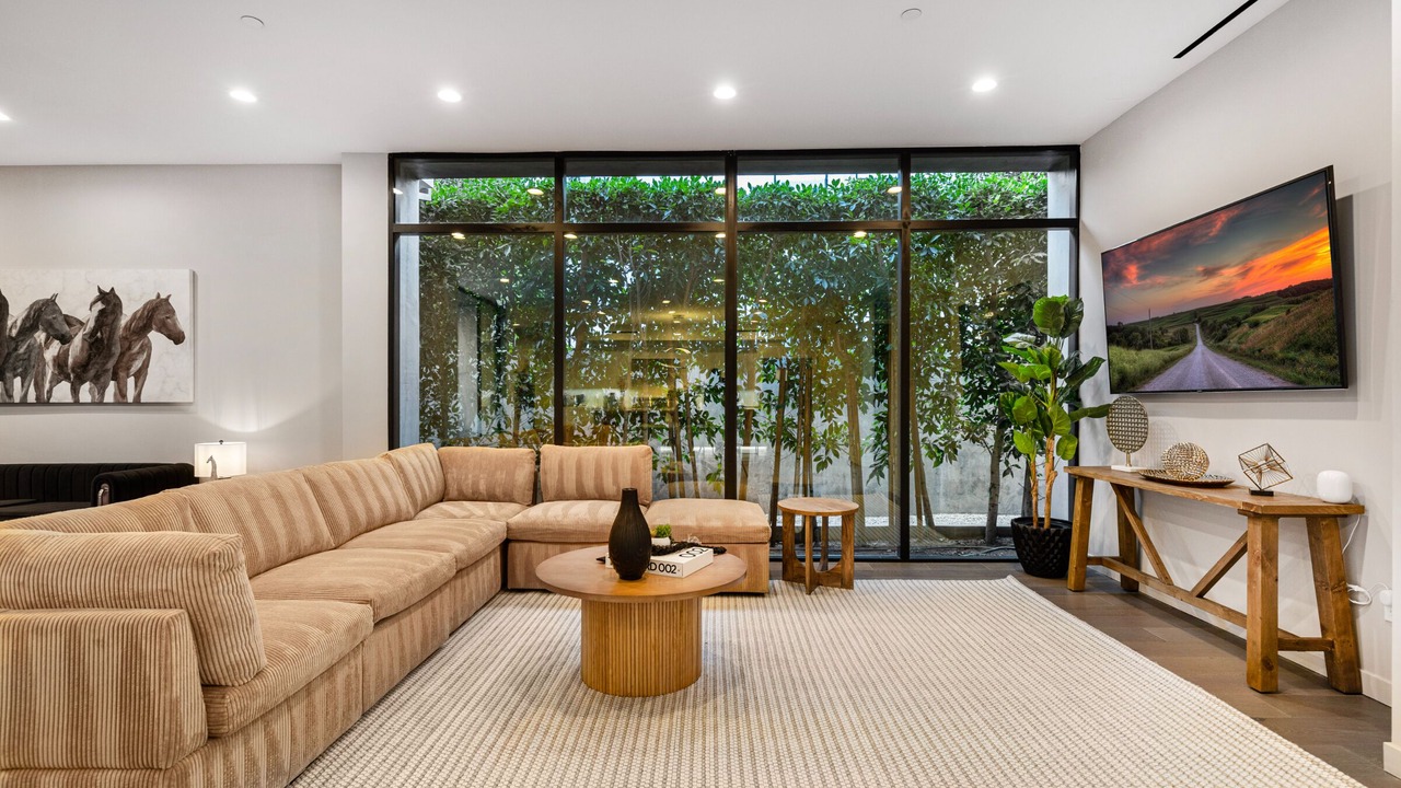 Photo of Livingroom in Beverly Hills