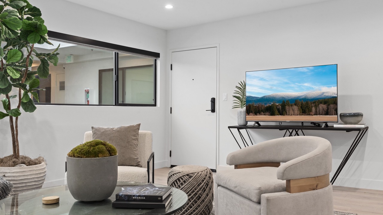 Photo of Livingroom in Beverly Grove