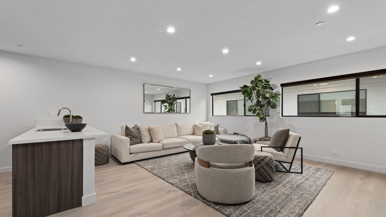 Photo of Bedroom in Beverly Grove