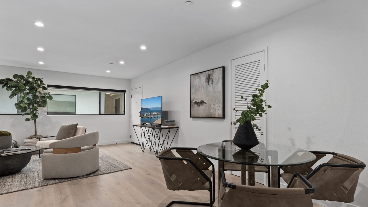 Photo of Bedroom in Beverly Grove