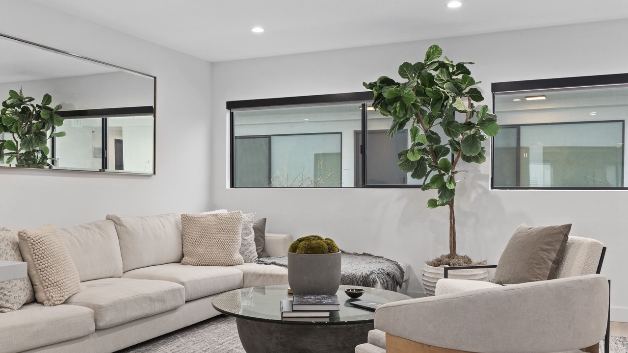 Photo of Livingroom in Beverly Grove