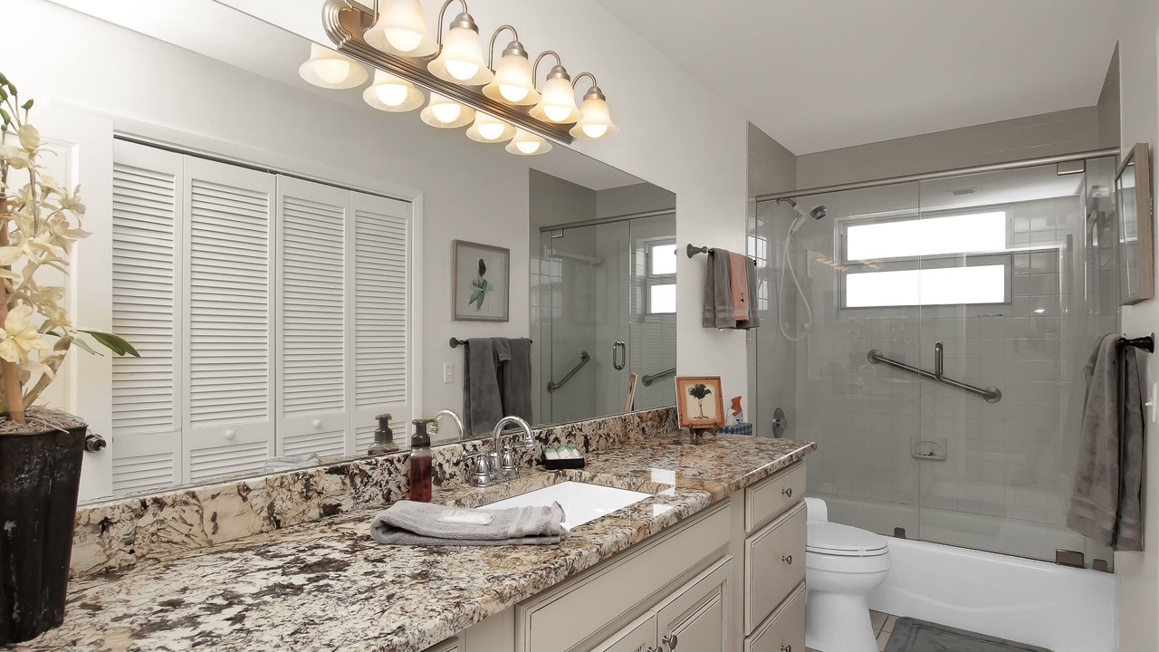 Photo of Bathroom in Coury