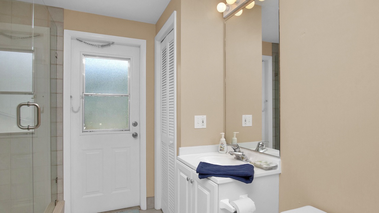 Photo of Bathroom in Coury