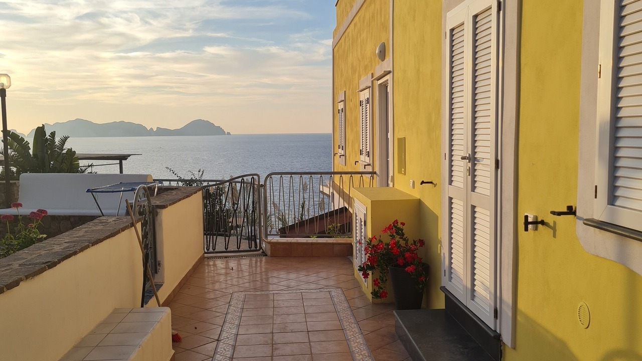 Photo of Patio Balcony in Le Forna