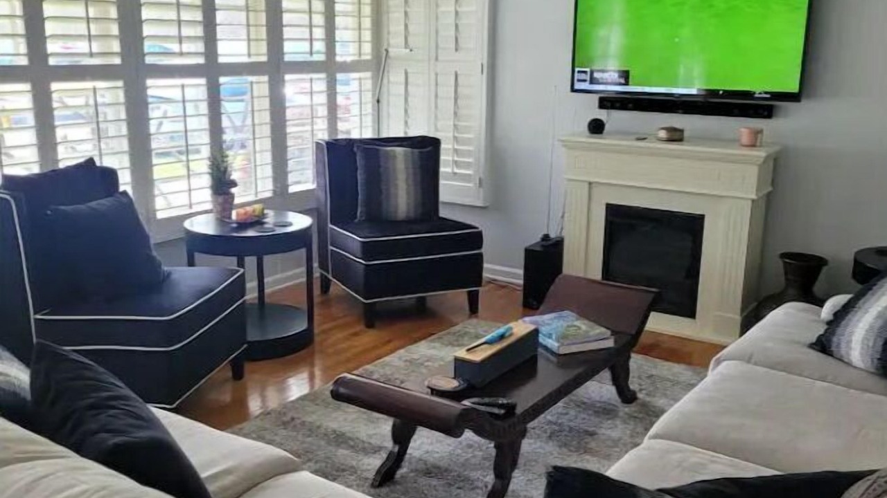 Photo of Livingroom in Belmont Park