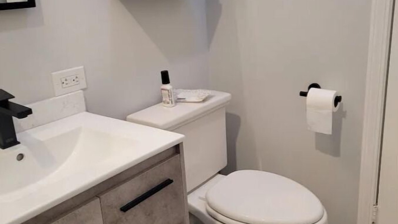 Photo of Bathroom in Belmont Park