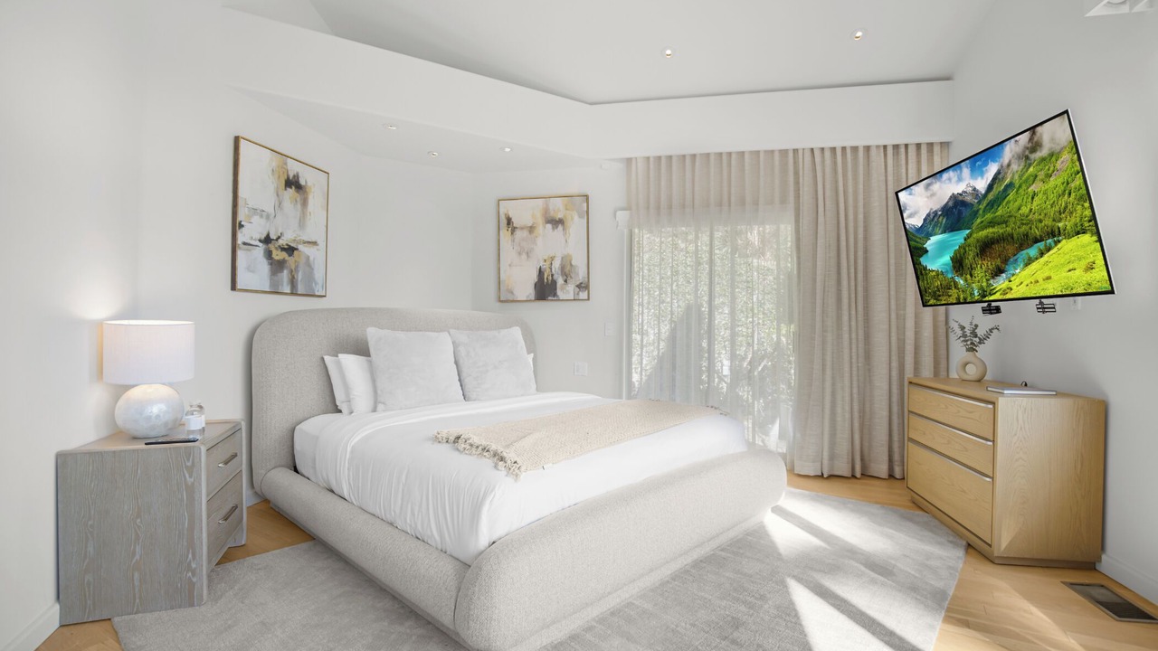 Photo of Bedroom in Hollywood Hills West