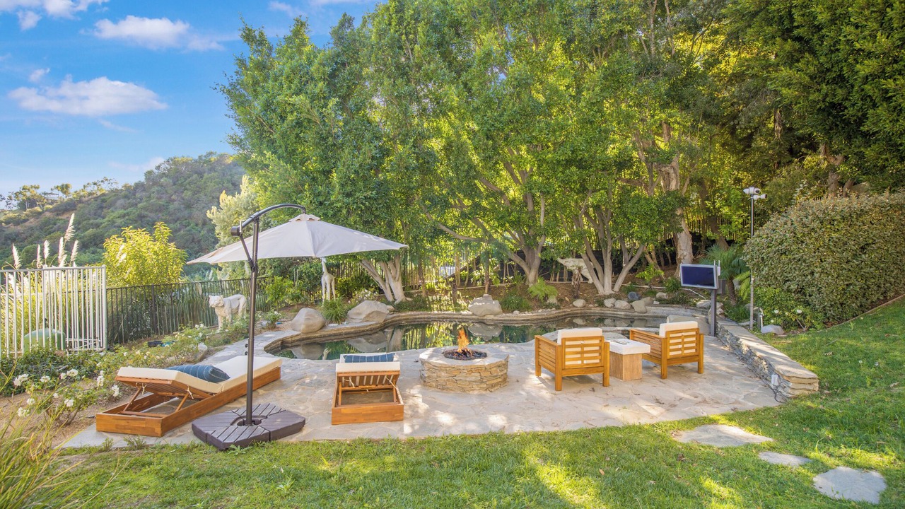 Photo of Patio Balcony in Hollywood Hills West