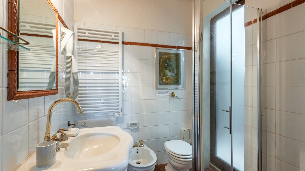 Photo of Bathroom in Murlo