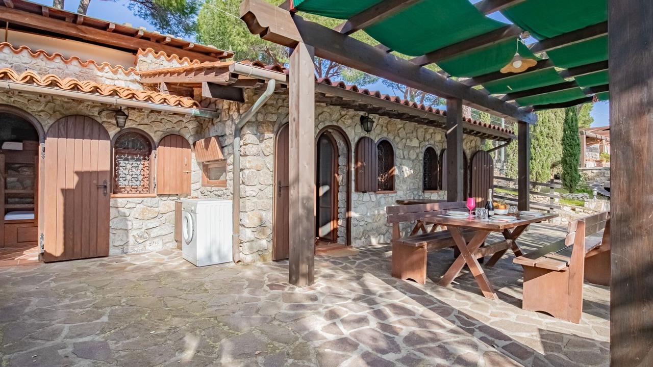 Photo of Outdoor in Naregno