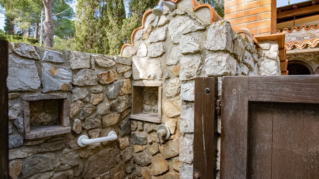 Photo of Outdoor in Naregno