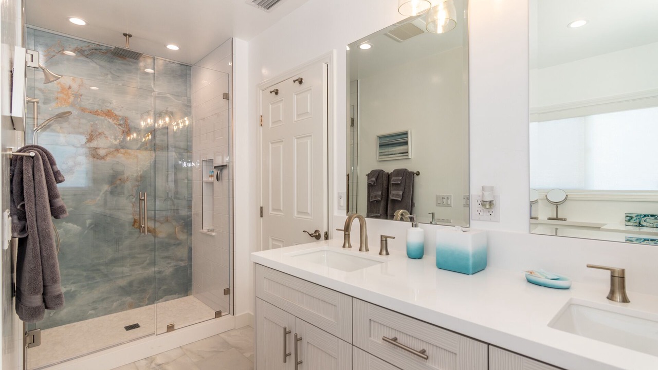 Photo of Bathroom in Belmont Shore