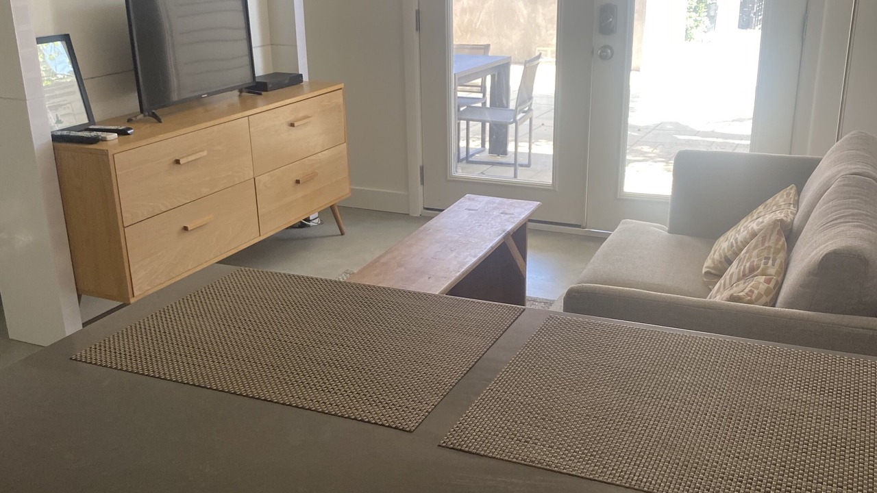 Photo of Livingroom in Mid-Wilshire