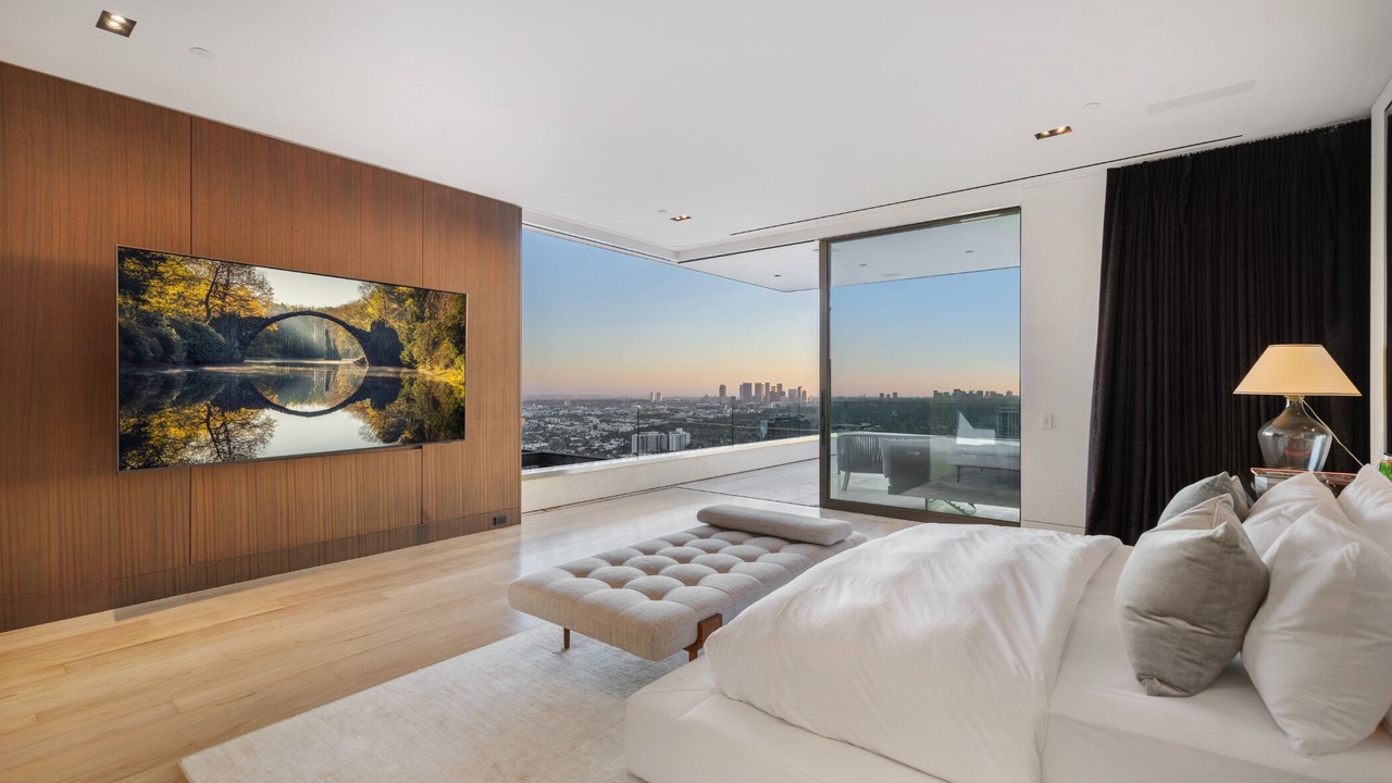 Photo of Bedroom in Hollywood Hills West