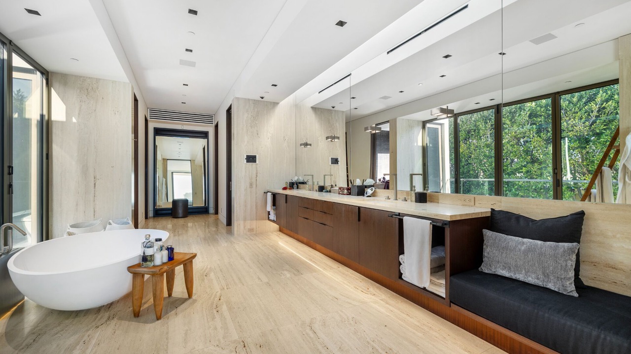 Photo of Bathroom in Hollywood Hills West
