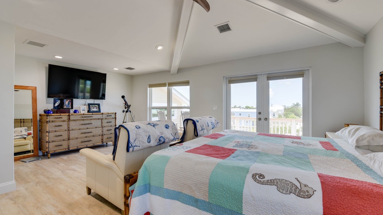 Photo of Bedroom in Breezeswept Beach Estates