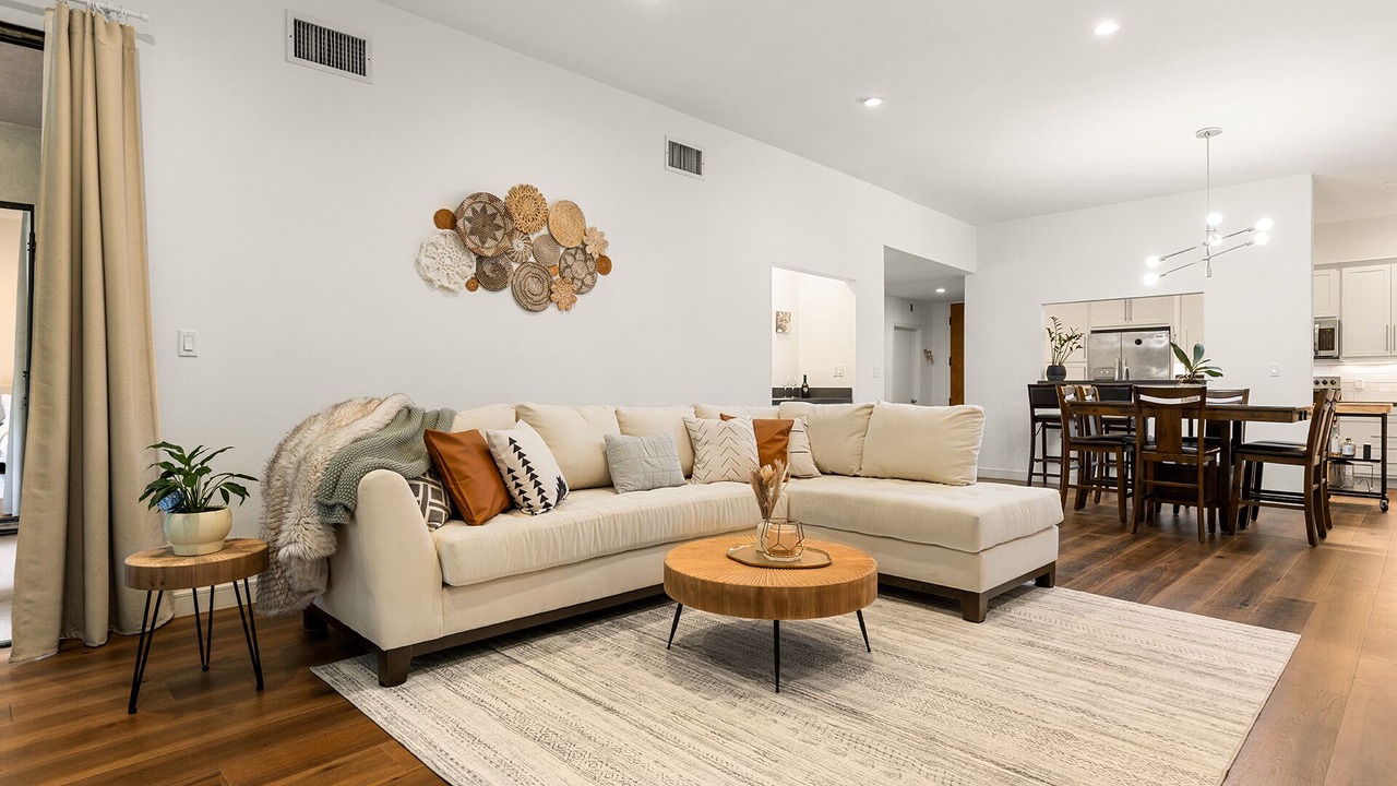 Photo of Livingroom in West Los Angeles