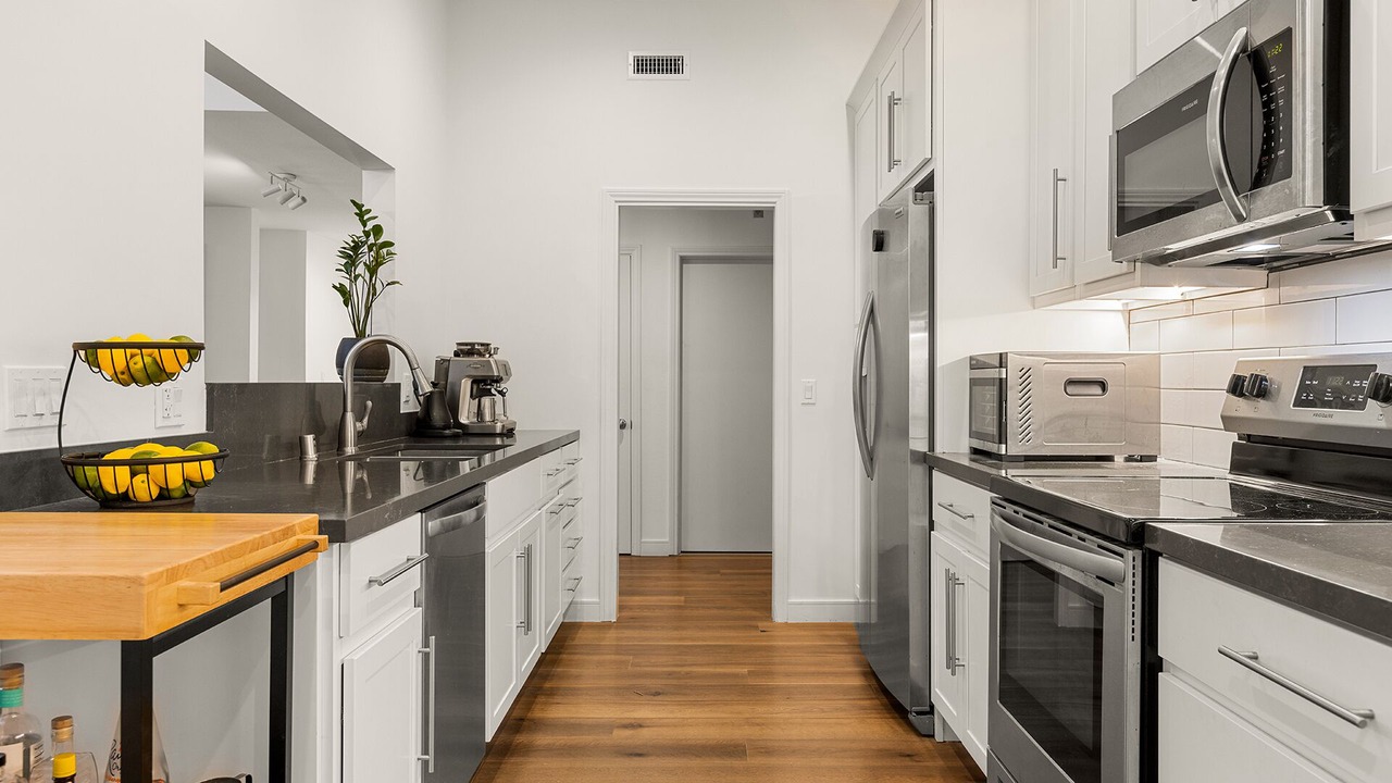 Photo of Kitchen in West Los Angeles