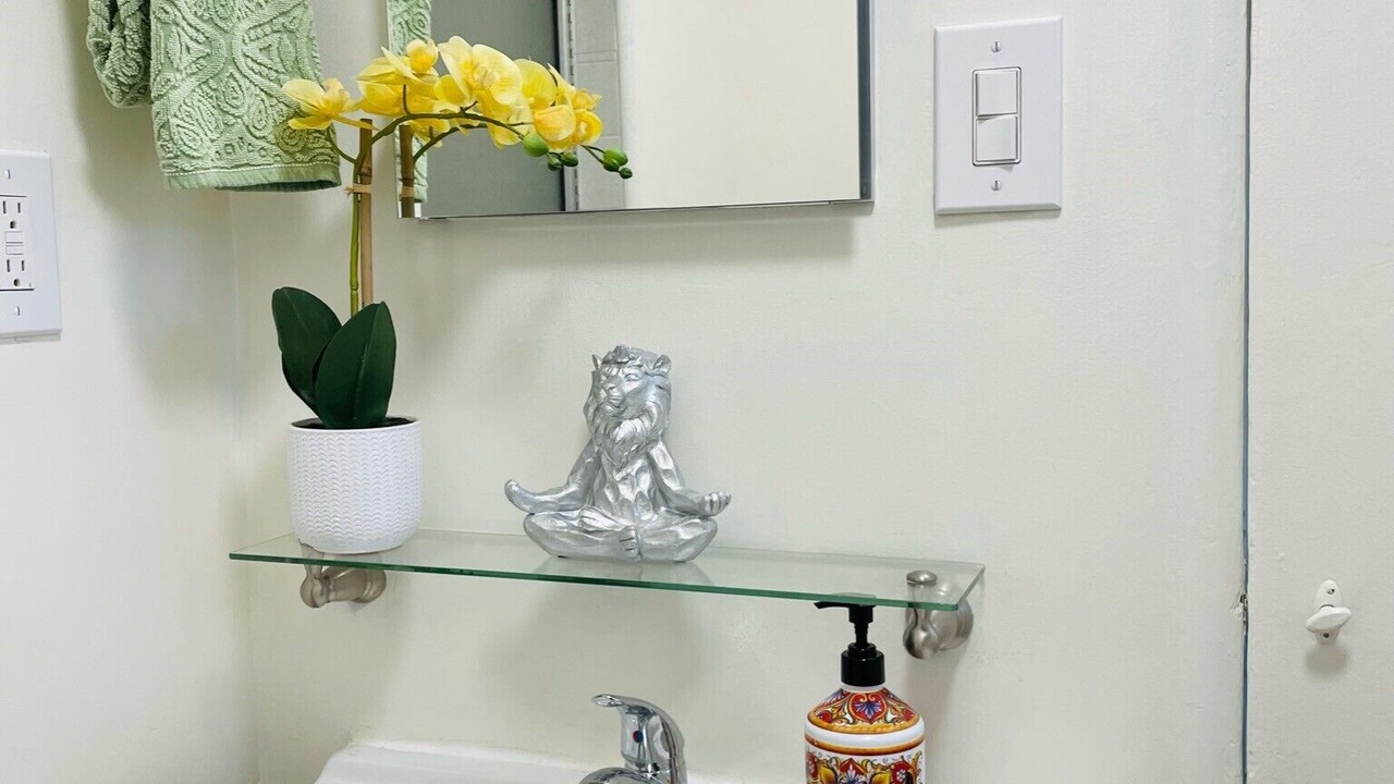 Photo of Bathroom in Beverly Grove