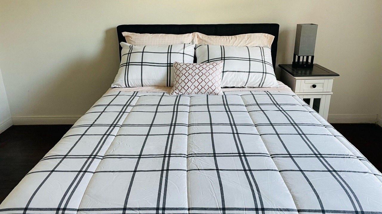 Photo of Bedroom in Beverly Grove