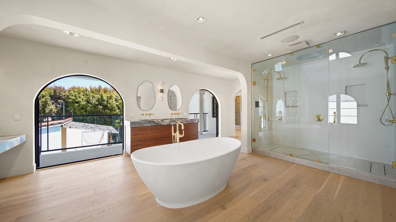 Photo of Bathroom in La Brea