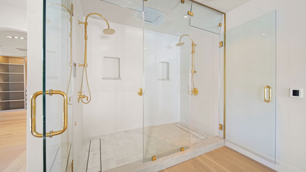 Photo of Bathroom in La Brea