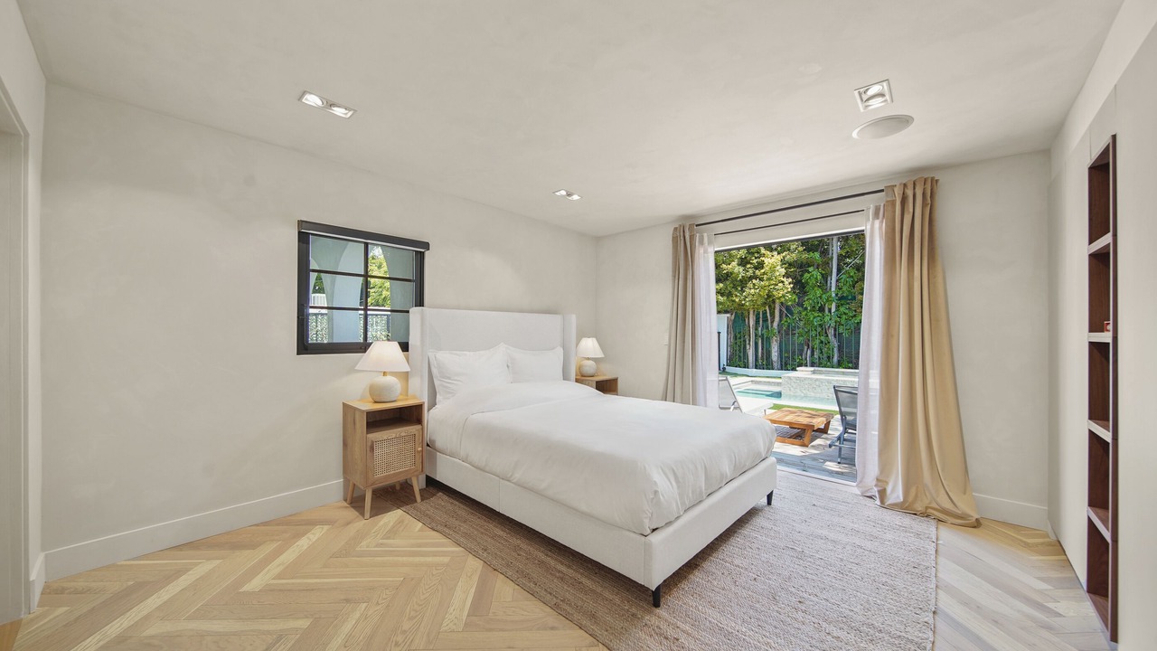 Photo of Bedroom in La Brea