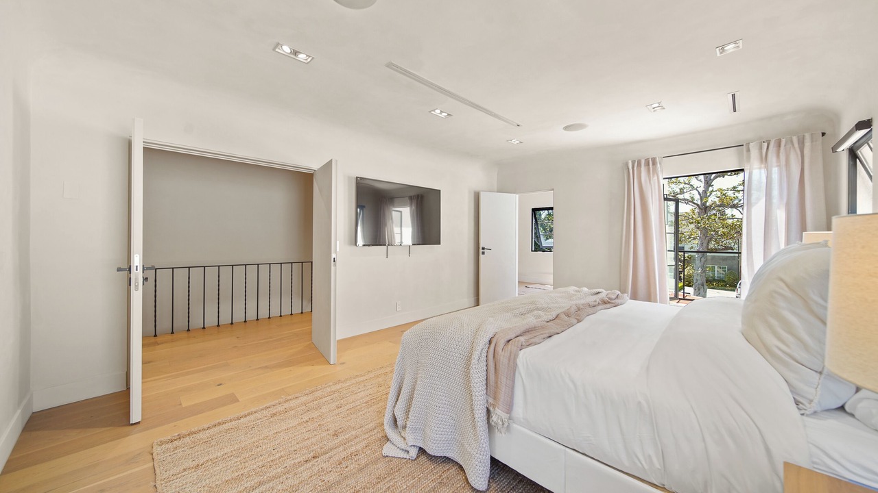 Photo of Bedroom in La Brea