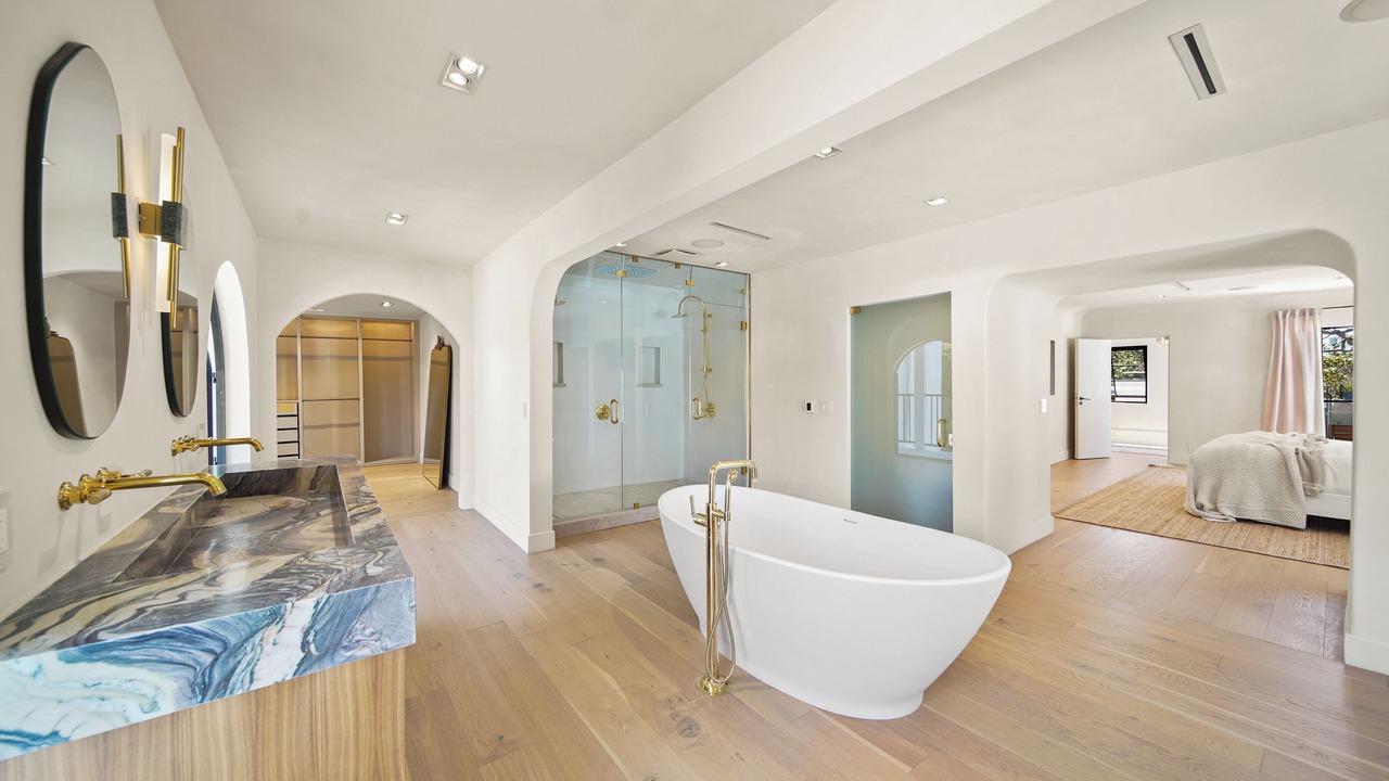 Photo of Bathroom in La Brea