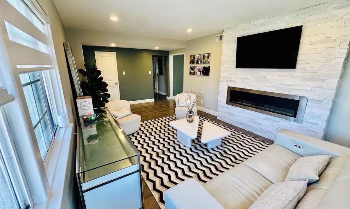 Photo of Livingroom in West Carson