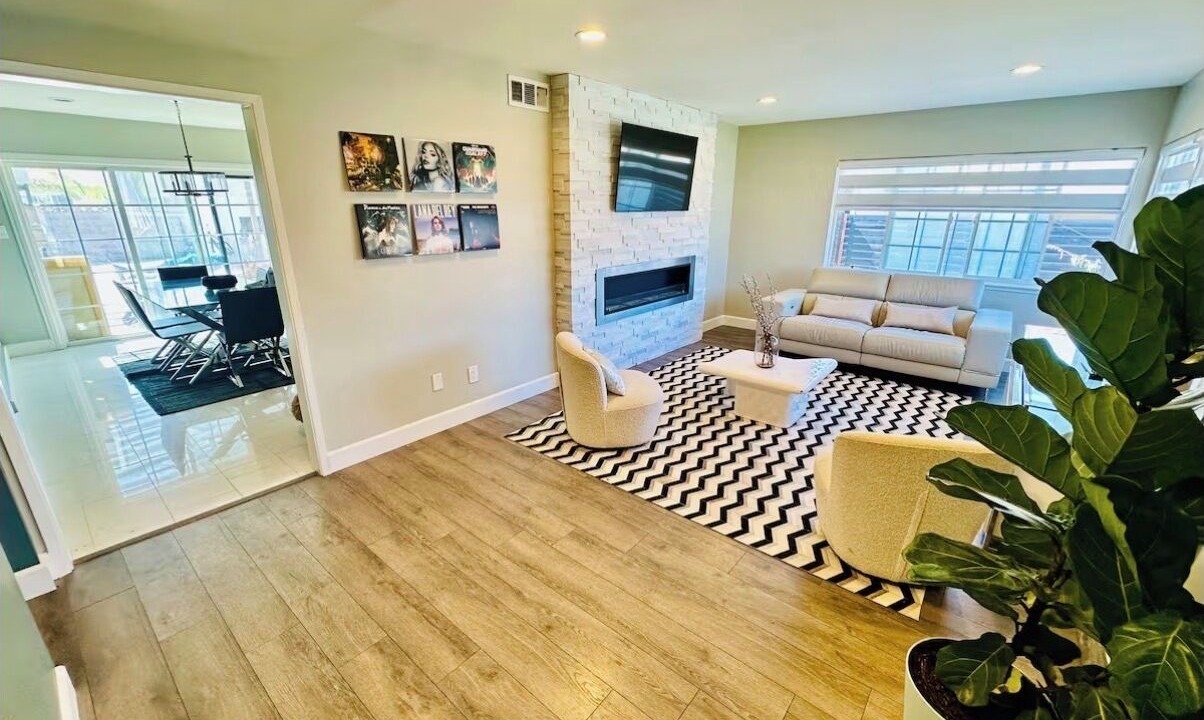 Photo of Livingroom in West Carson