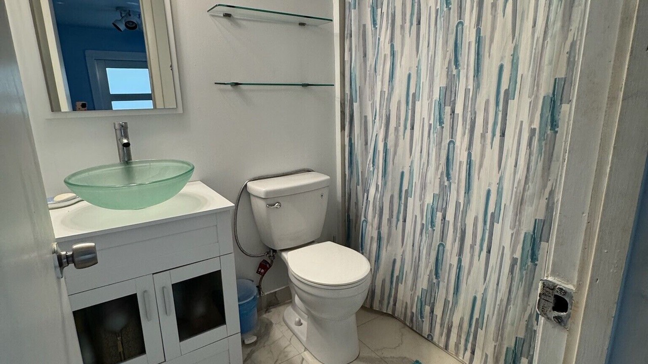 Photo of Bathroom in Blue Harbor Club