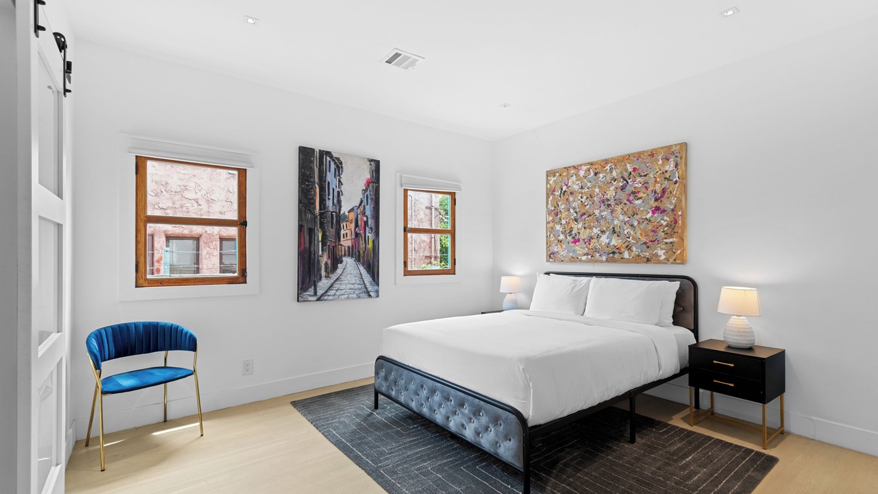 Photo of Bedroom in Beverly Grove