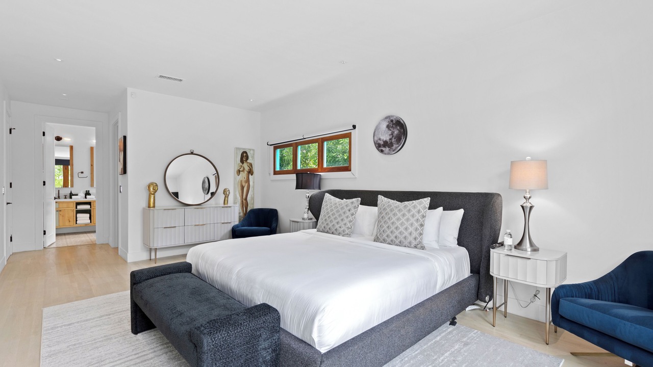 Photo of Bedroom in Beverly Grove
