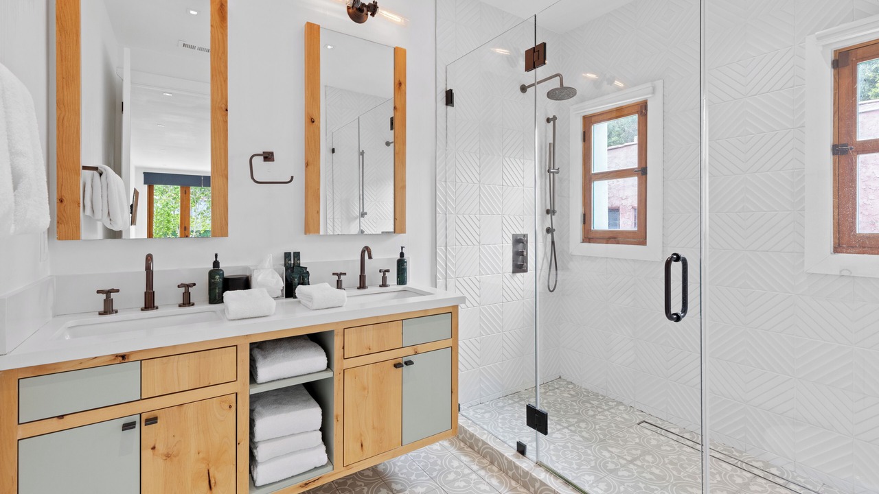 Photo of Bathroom in Beverly Grove