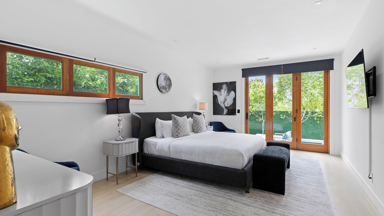 Photo of Bedroom in Beverly Grove