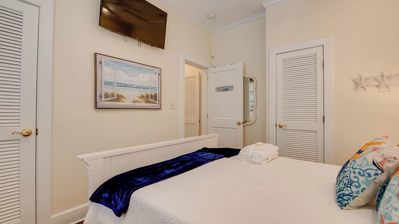Photo of Bedroom in Midtown