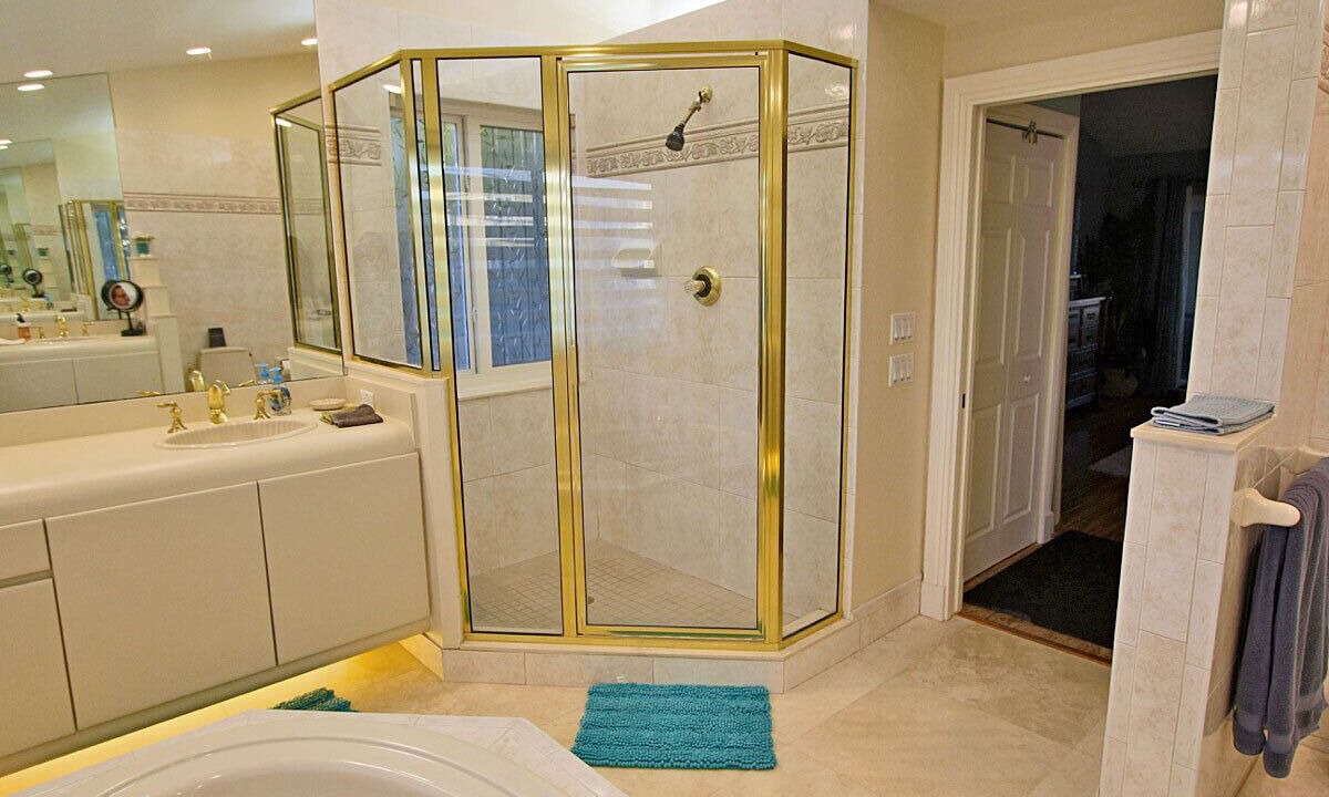 Photo of Bathroom in Venetian Shores
