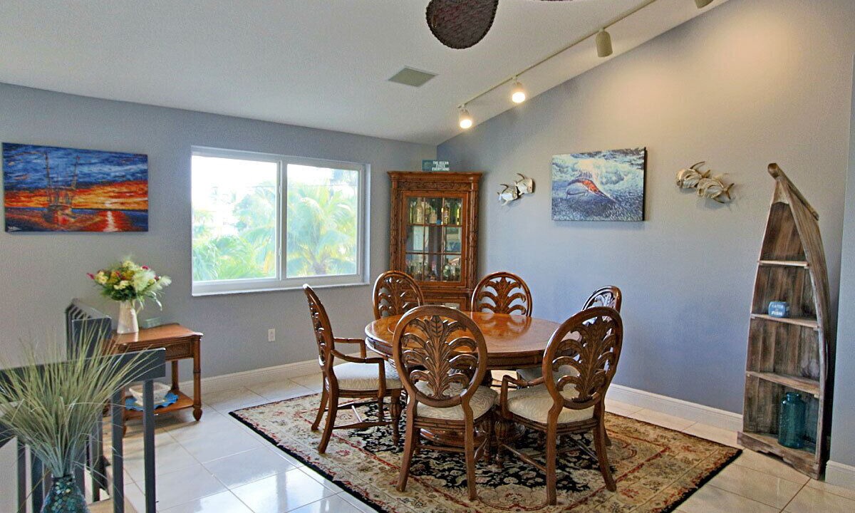 Photo of Livingroom in Venetian Shores