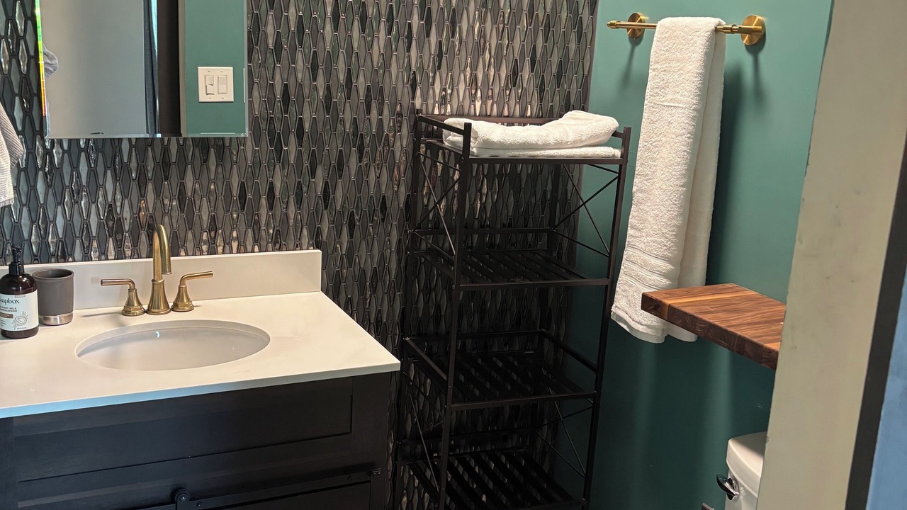 Photo of Bathroom in Harbor