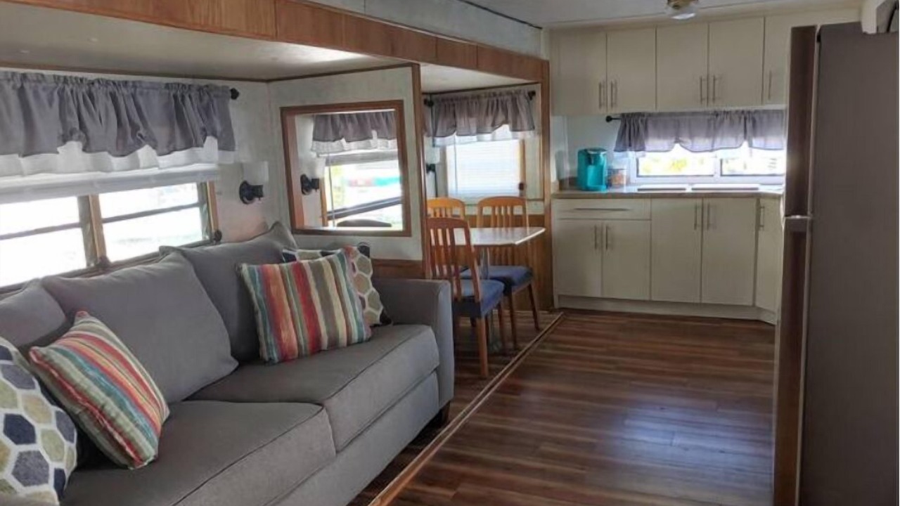 Photo of Livingroom in Winston Waterways