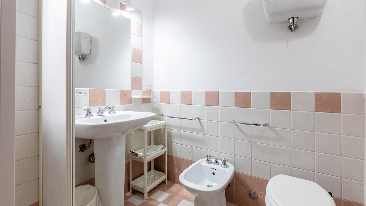 Photo of Bathroom in Montone