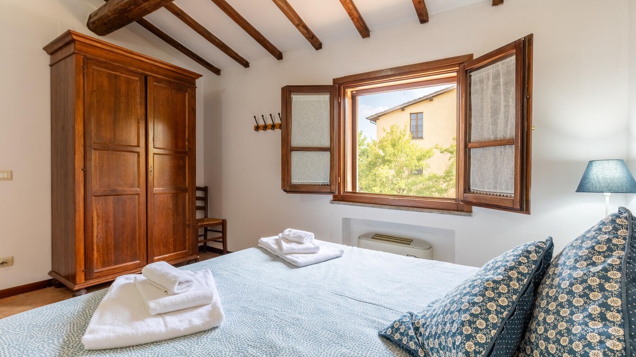 Photo of Others in Montone
