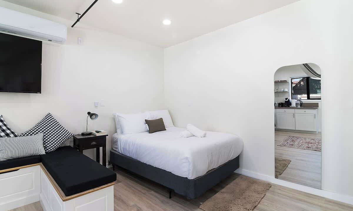 Photo of Bedroom in Greater Wilshire - Hancock Park