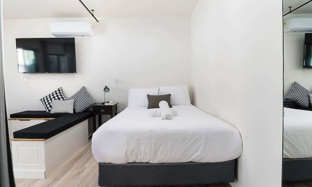 Photo of Bedroom in Greater Wilshire - Hancock Park
