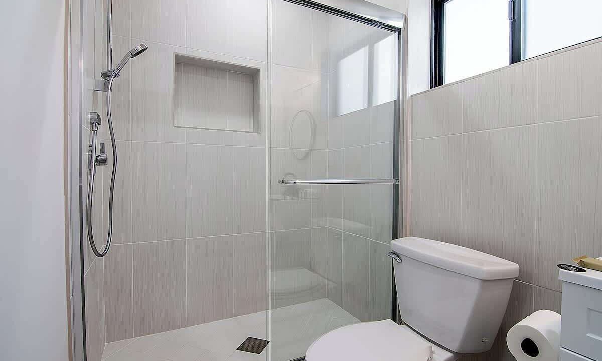 Photo of Bathroom in Greater Wilshire - Hancock Park